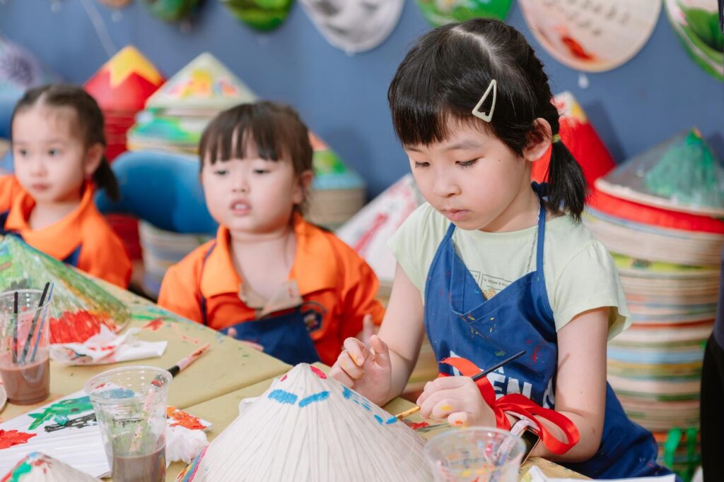School art workshop in Saigon for student groups