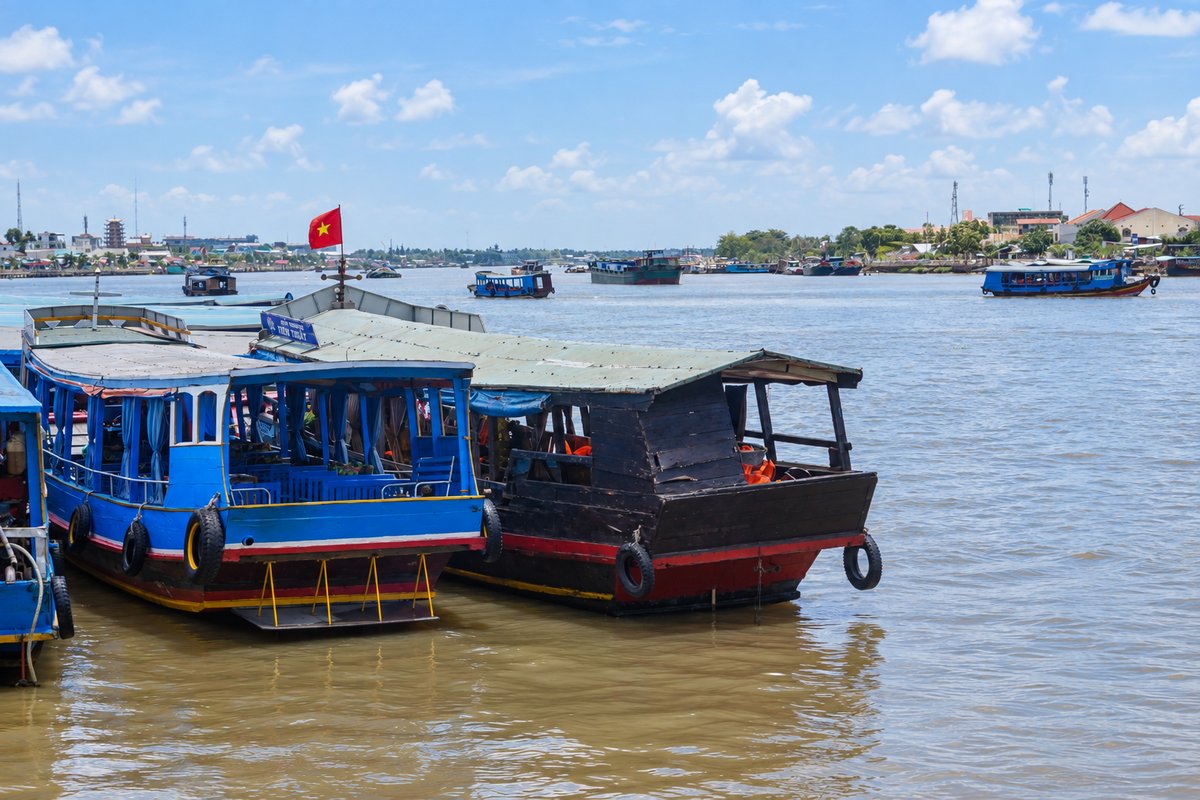 Tour riêng Mekong từ TP.HCM đi thuyền trên sông Tiền